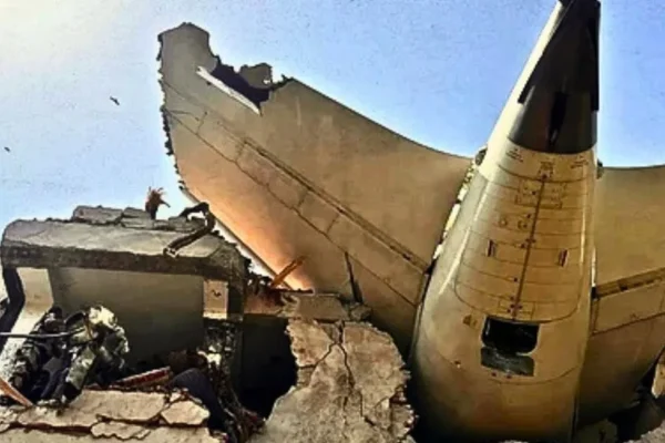 Air India AI 171 Crashes Into Medical Hostel, 5 Students and Former CM Vijay Rupani Among 242 Onboard